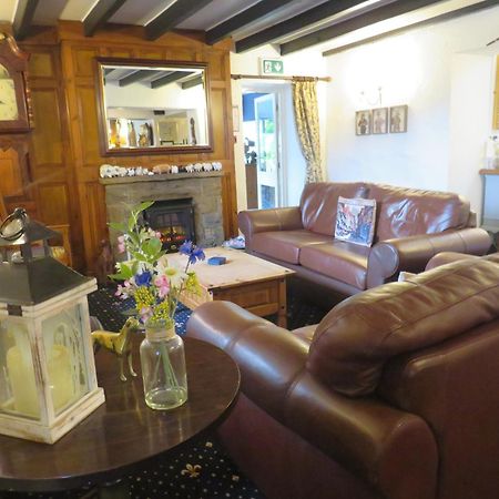 Ganton Greyhound Inn ภายนอก รูปภาพ