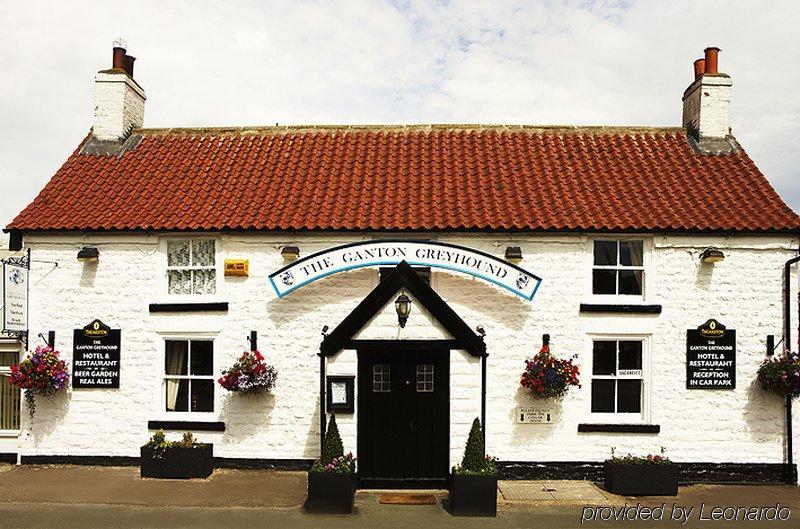Ganton Greyhound Inn ภายนอก รูปภาพ