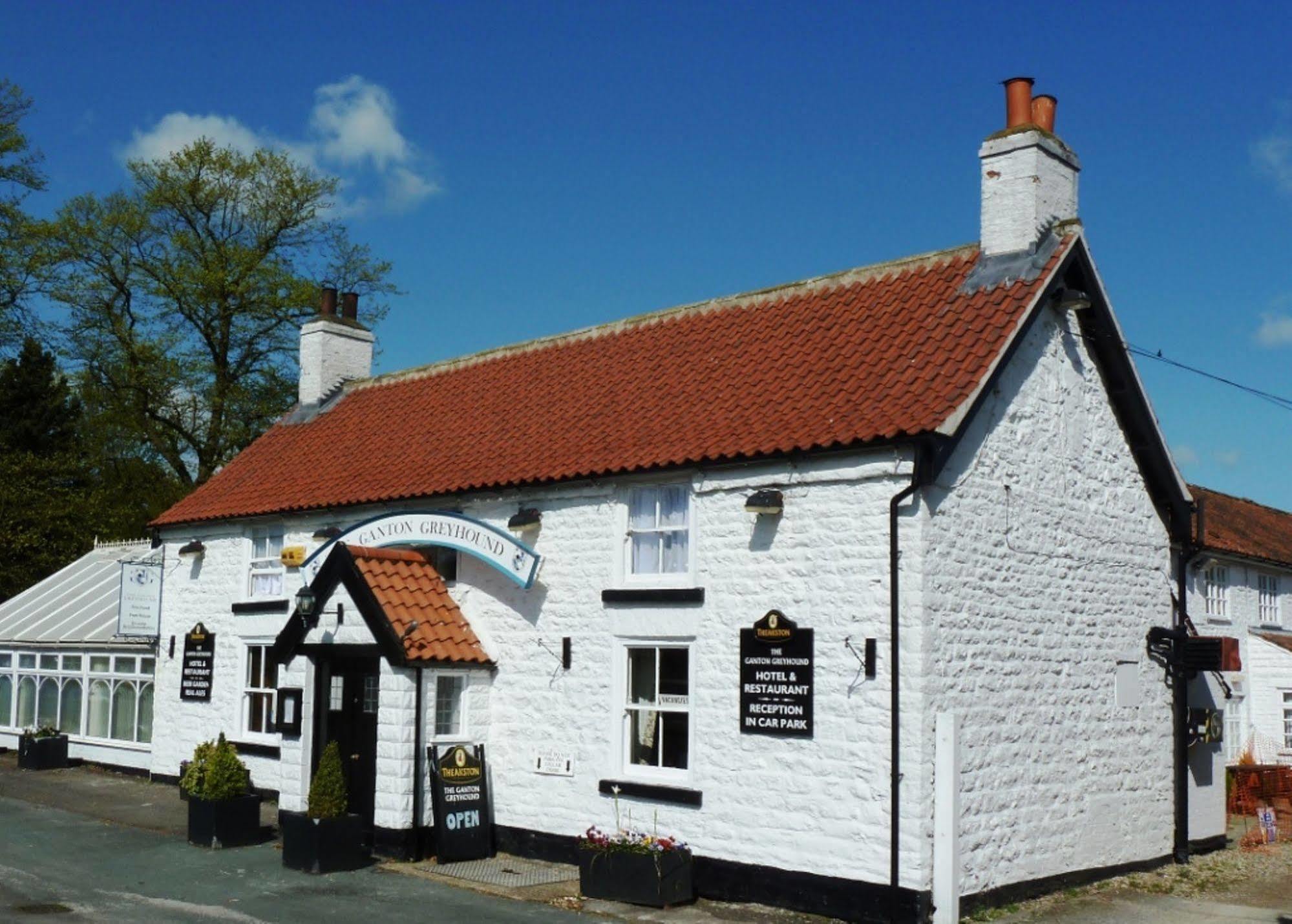 Ganton Greyhound Inn ภายนอก รูปภาพ